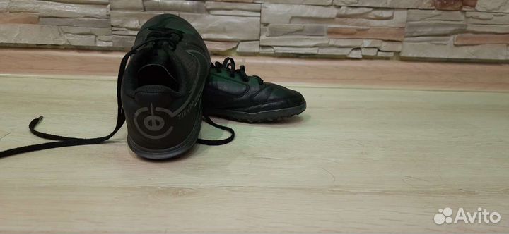 Футбольные бутсы