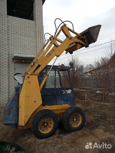 Мини-погрузчик Уралвагонзавод ПУМ-500, 2011