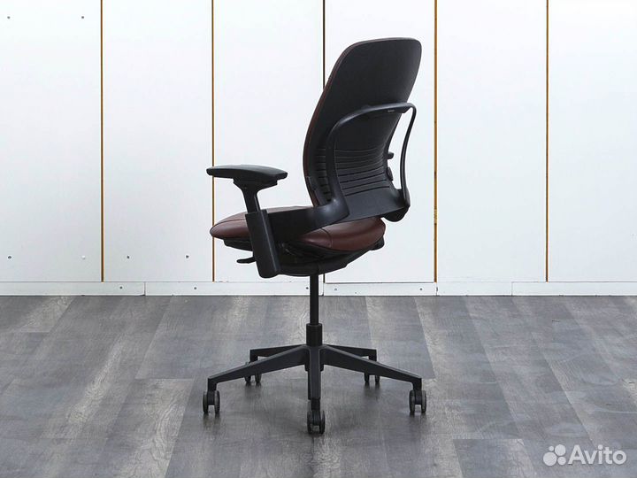 Офисное кресло для руководителя SteelCase Leap B Ф