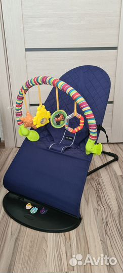 Шезлонг детский с развивающей дугой