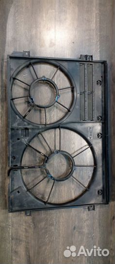 Диффузор вентилятора радиатора Volkswagen Passat