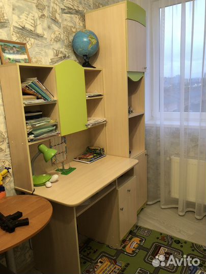 Стол для школьника со шкафом