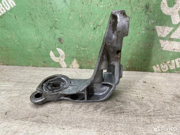 Кронштейн кпп Фольксваген Поло Классик