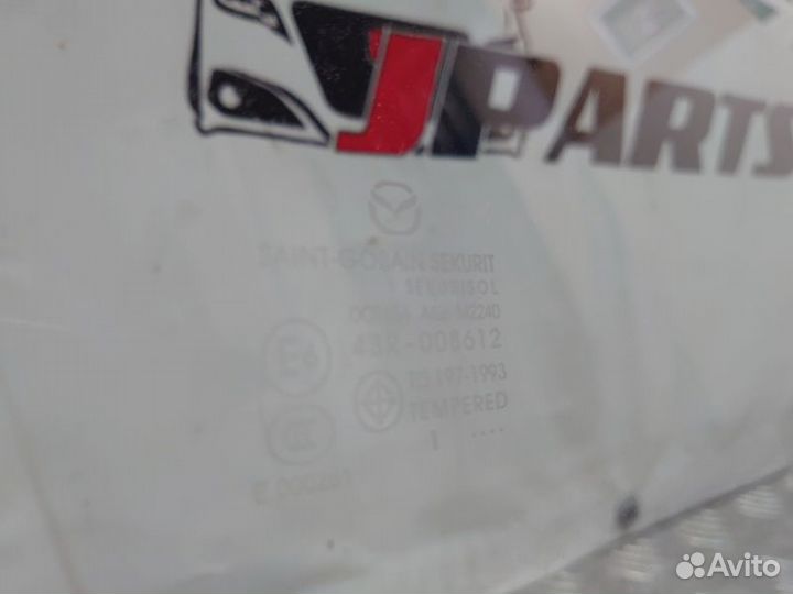 Стекло двери передней Mazda 3 BL (2008—2011)