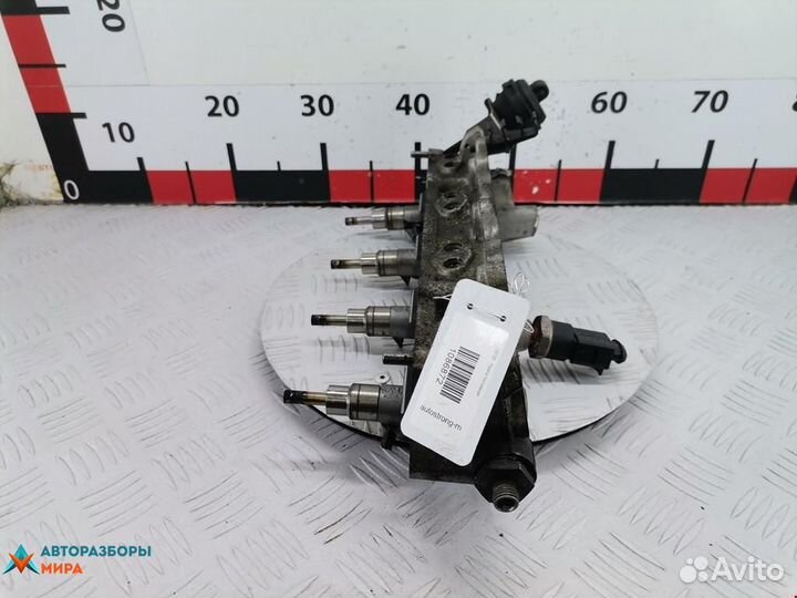 Топливная рампа Volkswagen Golf 4 2004 03C133204AH