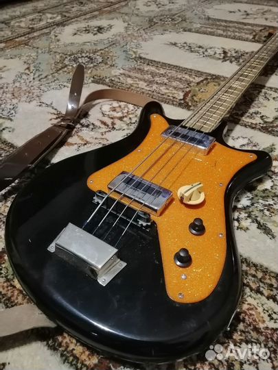 Бас гитара СССР (ретро)