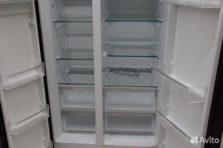 Холодильник двухдверный Midea, Nofrost,черный