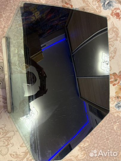 Заднее стекло левая