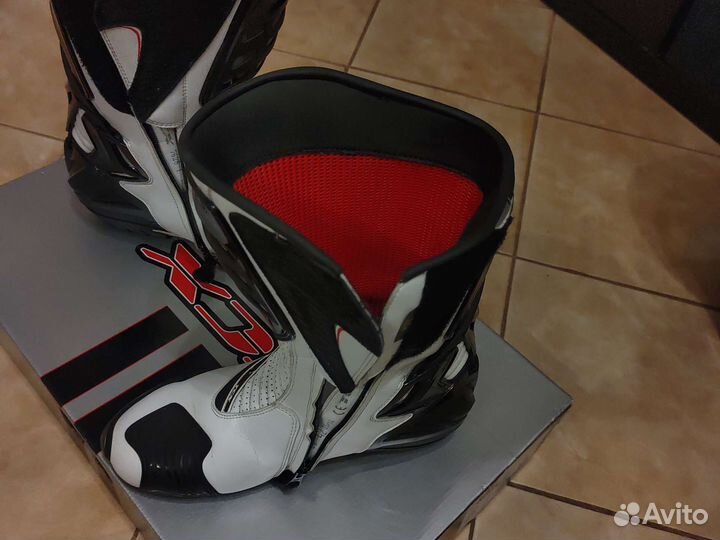 Мотоботы город-трек TCX S-R1