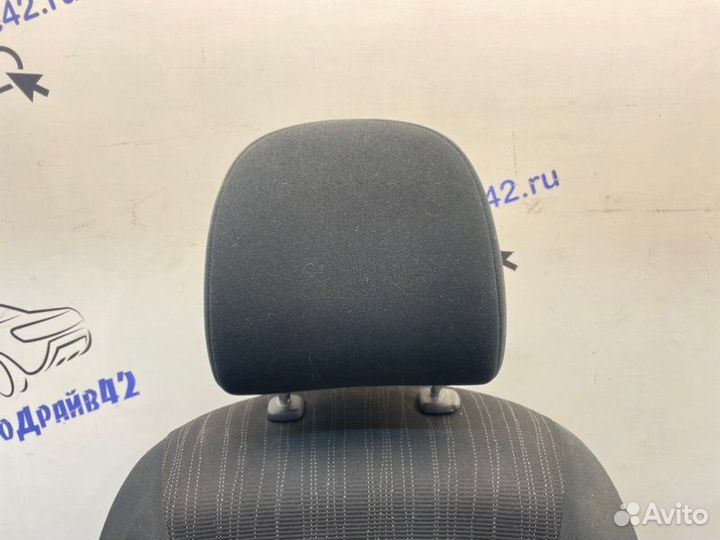 Сиденье переднее правое Toyota Corolla ZRE151L