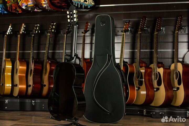 Классическая гитара Yamaha + Аксессуары