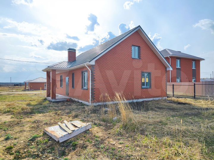 Коттедж 160 м² на участке 7 сот.