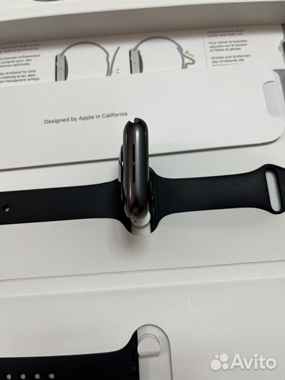 Часы Apple Watch SE 44mm Space Gray 2020