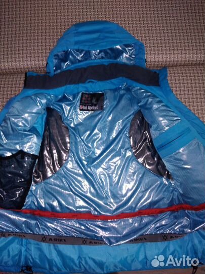 Горнолыжный женский костюм