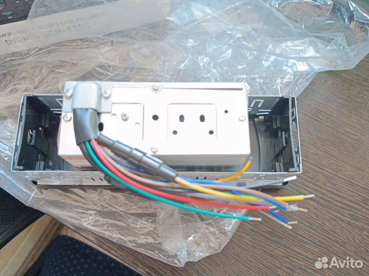 Автомагнитола Digma DCR-110G