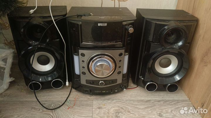 Музыкальный центр