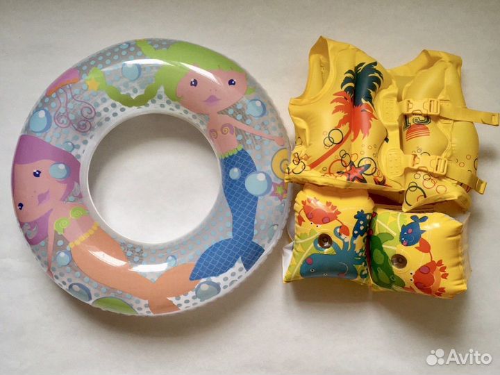 Надувной круг, жилет, нарукавники