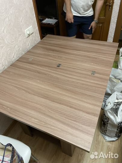 Кухонный стол