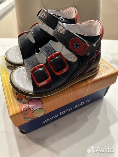 Сандалии totto