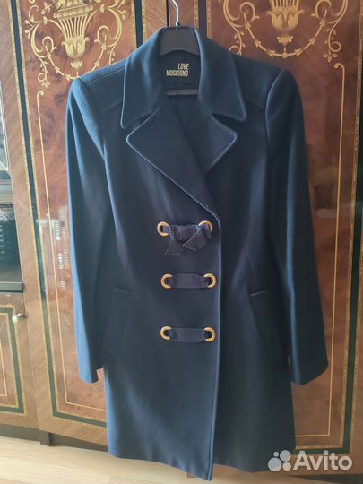 Пальто love moschino, 42разм