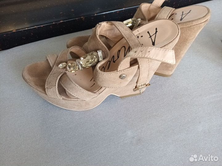 Босоножки женские 37 размер натуральная замша