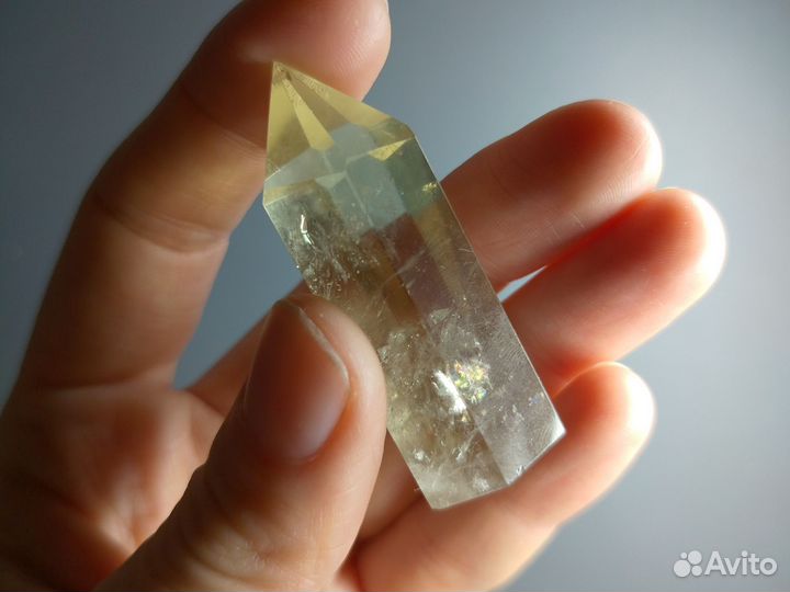 Цитрин с радугой и шевроном 52мм 31 грамм Бразилия