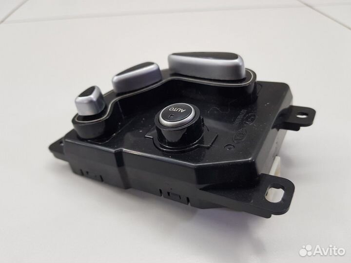 Блок управления сиденьем задним правым