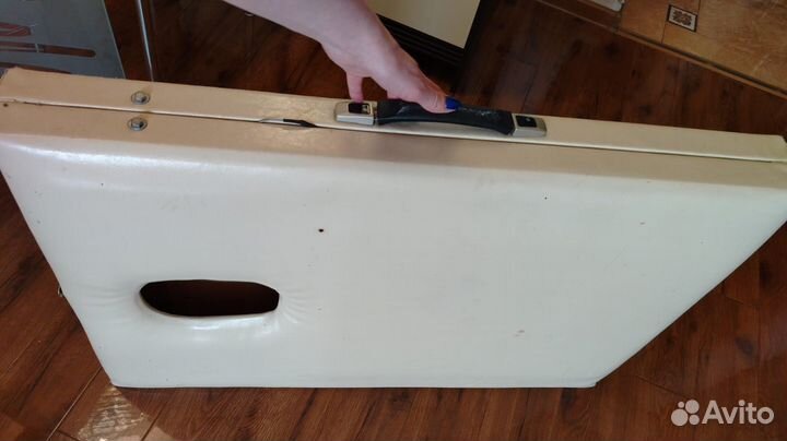 Массажная кушетка