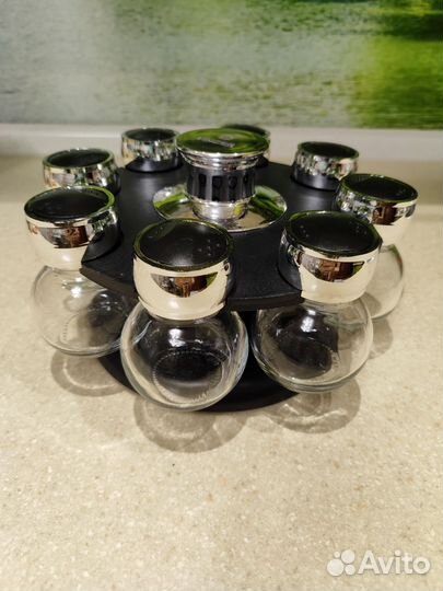 Вращающаяся подставка для специй