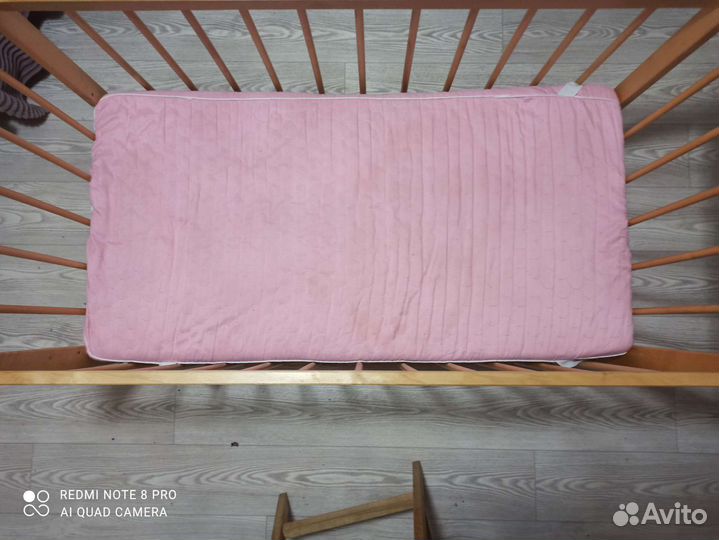 Детская кроватка с матрасом