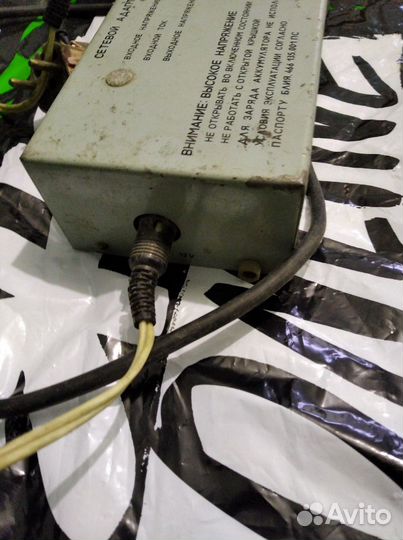 Продам адаптер 12.6в