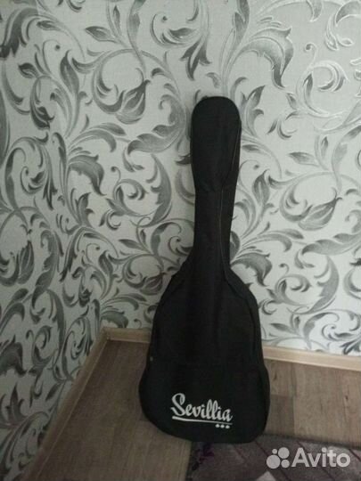 Гитара акустическая