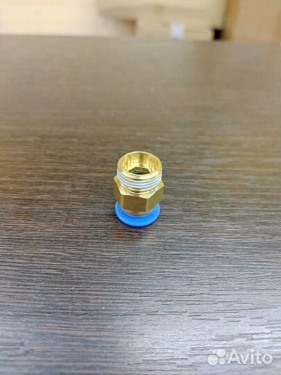 Штуцер цанговый металлический прямой 3/8