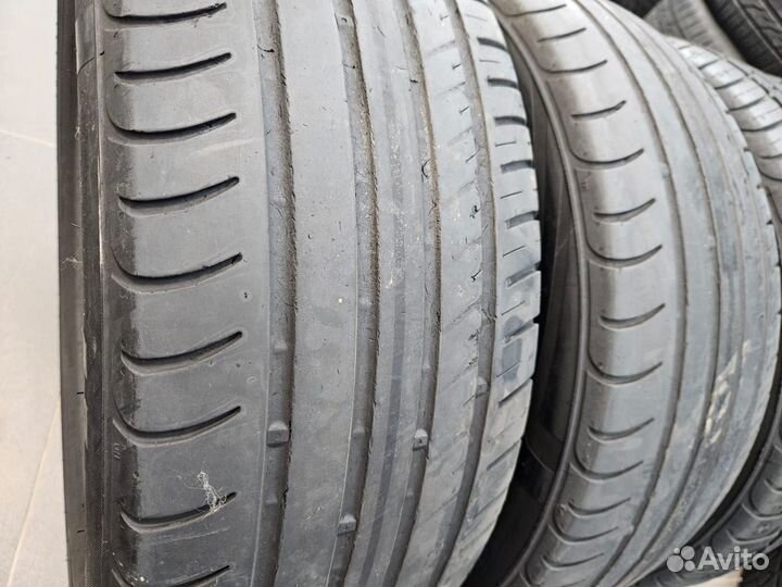 Viatti Strada Asimmetrico 215/55 R17 94V