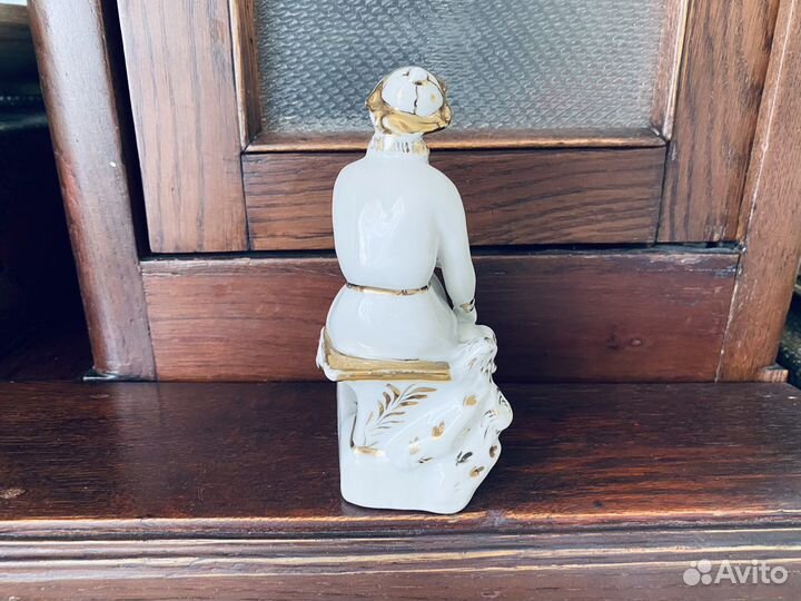 Статуэтка. Фигуристка