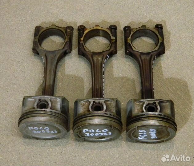 Шатун с поршнем VW Polo 3 1.6 (AFT)