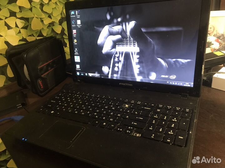 EMachines eME529