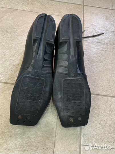 Лыжные ботинки