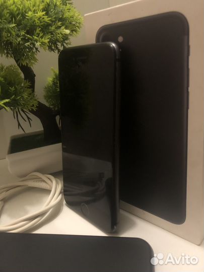 iPhone 8, 64 ГБ