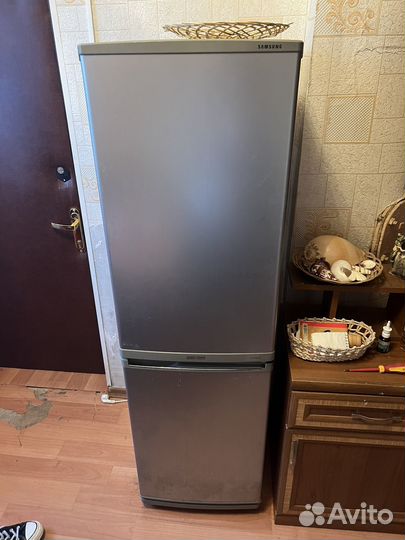 Холодильник Samsung RL17mbps1/BWT