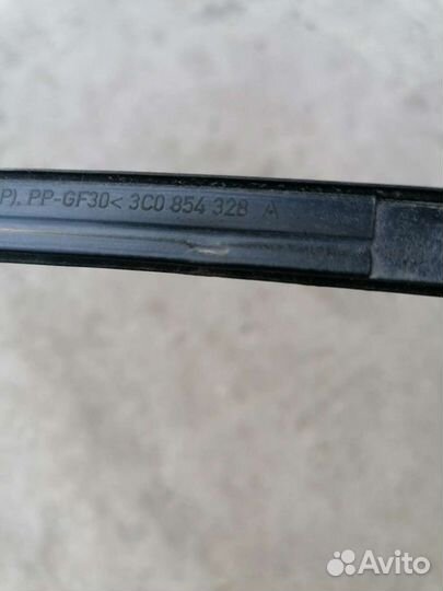 Молдинг лобового стекла Фольксваген Пассат Б6