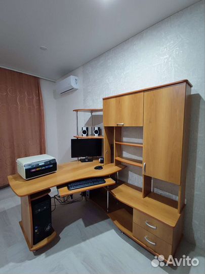 Компьютерный письменный стол