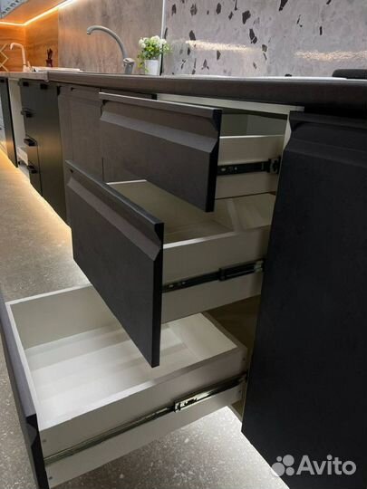 Кухня графит без ручек