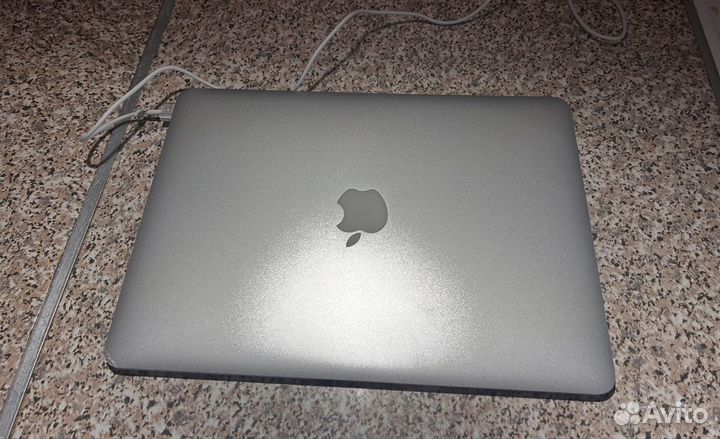 Apple MacBook air 13 early 2015 4/128