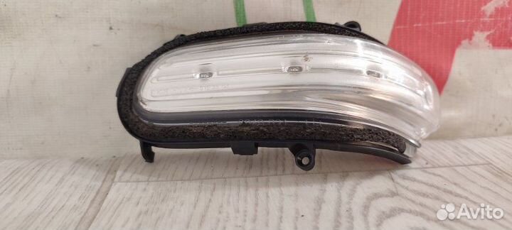 Повторитель в зеркало передний левый Toyota