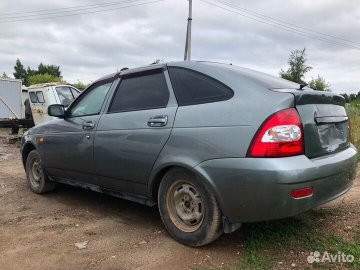 LADA priora хэтчбек в разбор