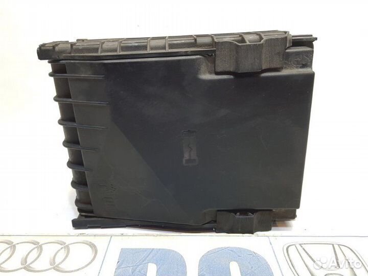 Крышка блока предохранителей Skoda Octavia 2 (A5)
