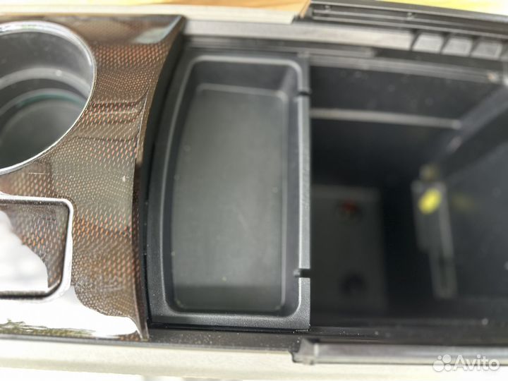 Консоль Toyota Venza