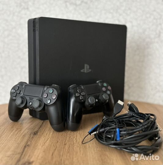 Sony PS4 Slim 1Tb 2 геймпада
