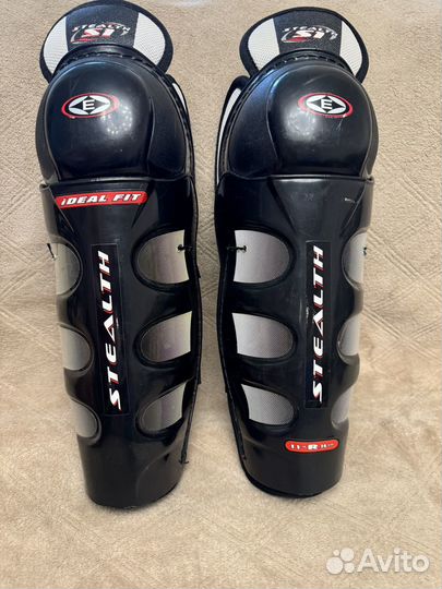 Щитки хоккейные 11